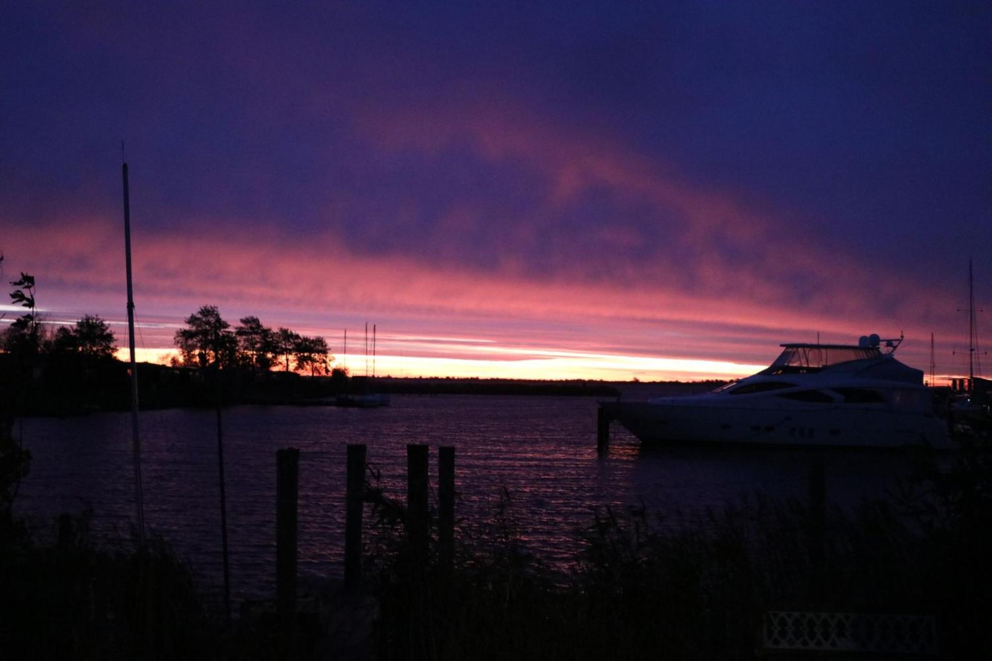 Het Kleine Huis Mobile Home By The Harbour And The Lauwersmeer Anjum Dış mekan fotoğraf