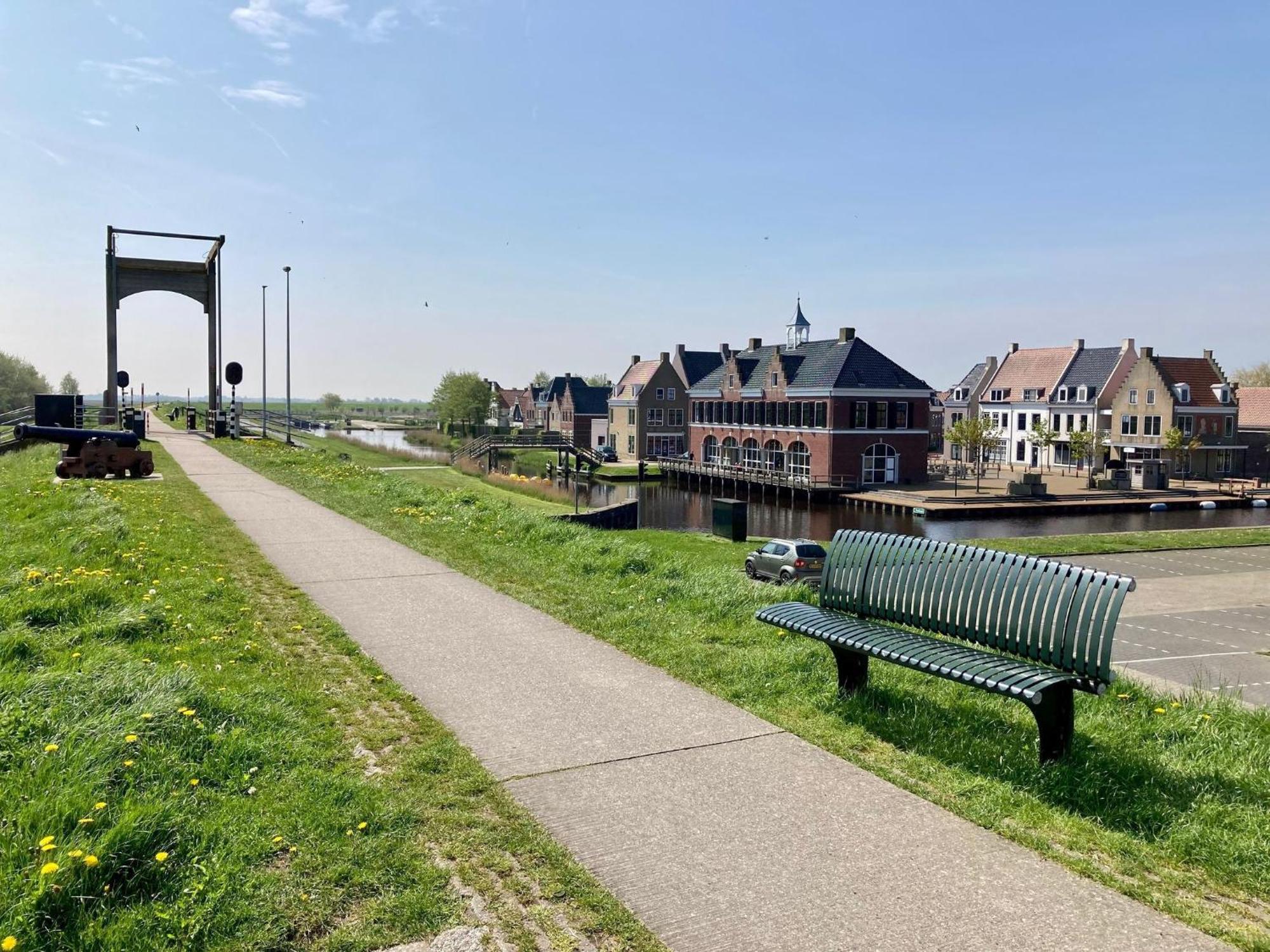 Het Kleine Huis Mobile Home By The Harbour And The Lauwersmeer Anjum Dış mekan fotoğraf